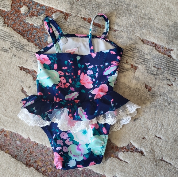 Swim suit - Picture 1 of 6